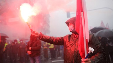 Rolnicy protestowali w Warszawie. "Oni myślą, że my jesteśmy głupcami"