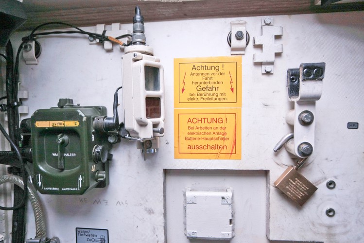 Leopard 2A5 dostarczony do 34. Brygady Kawalerii Pancernej z Żagania. Widok wnętrza.<BR><BR>Fot. (lm/jkm) PAP/Lech Muszyński