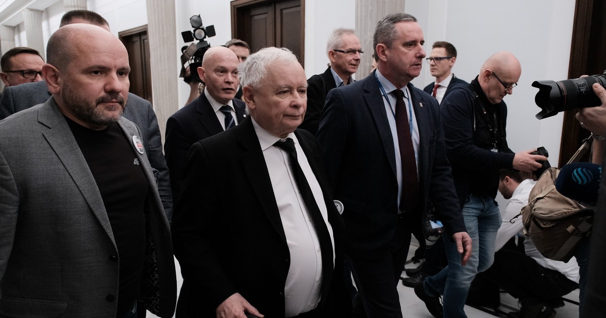 Wszystko jest zabagnione, zainfekowane i zaminowane. „Musimy wrócić na właściwe tory”