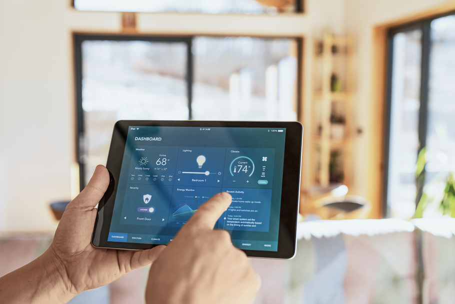 System smart home umożliwia sterowanie m.in. ogrzewaniem, oświetleniem, wentylacją, kontrolą dostępu, systemem wideodomofonów i monitoringu.