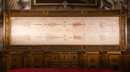 nowe badania całunu turyńskiego zaskakują. odczytano materiał genetyczny