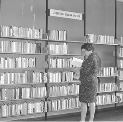 Szybki QUIZ dla moli książkowych. Literackie hity dla dzieci z PRL. Dokończysz tytuły?