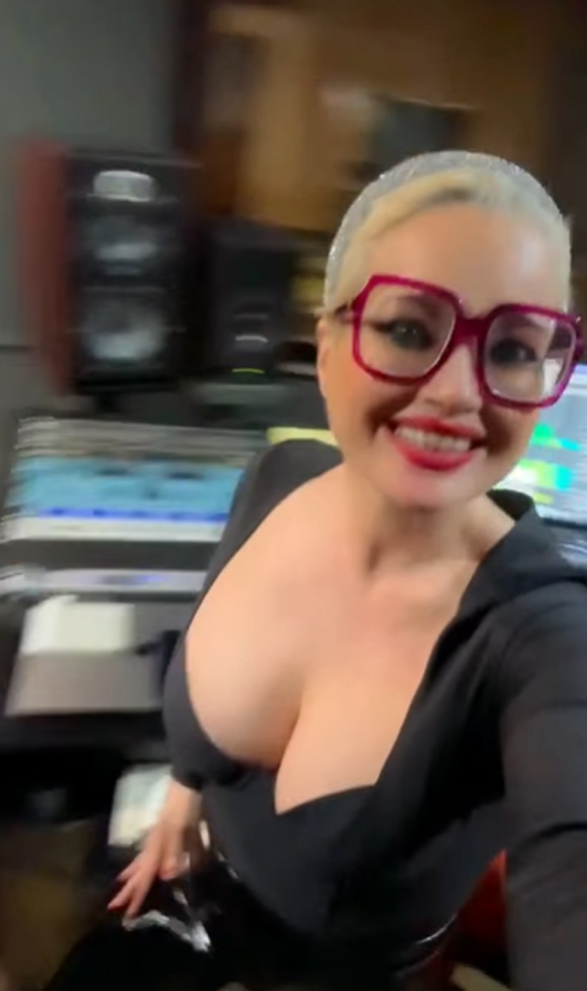 Maja Nikolić u korsetu