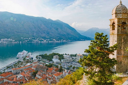 Planujesz urlop w słonecznej Czarnogórze? Podpowiadamy, gdzie zarezerwować nocleg
