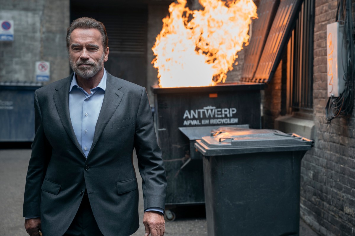 Arnold Schwarzenegger jako Luke Brunner w serialu "Fubar"
