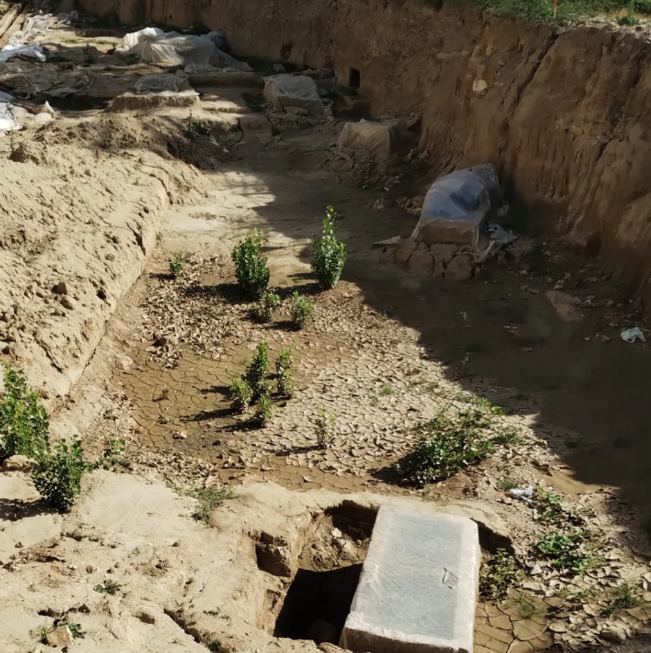 Rimski sarkofazi prekriven najlonom