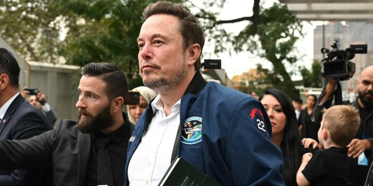 Elon Musk opuszcza Dom Turecki po spotkaniu z prezydentem Turcji Recepem Tayyipem Erdoganem.