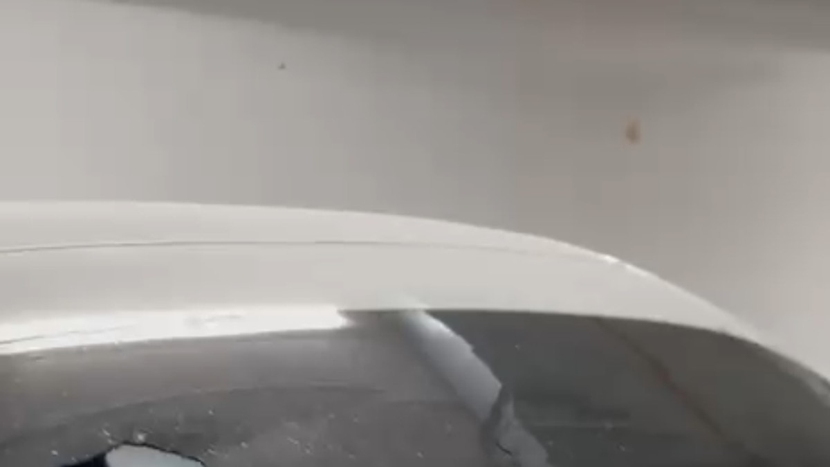 Demoliran auto u Beogradu