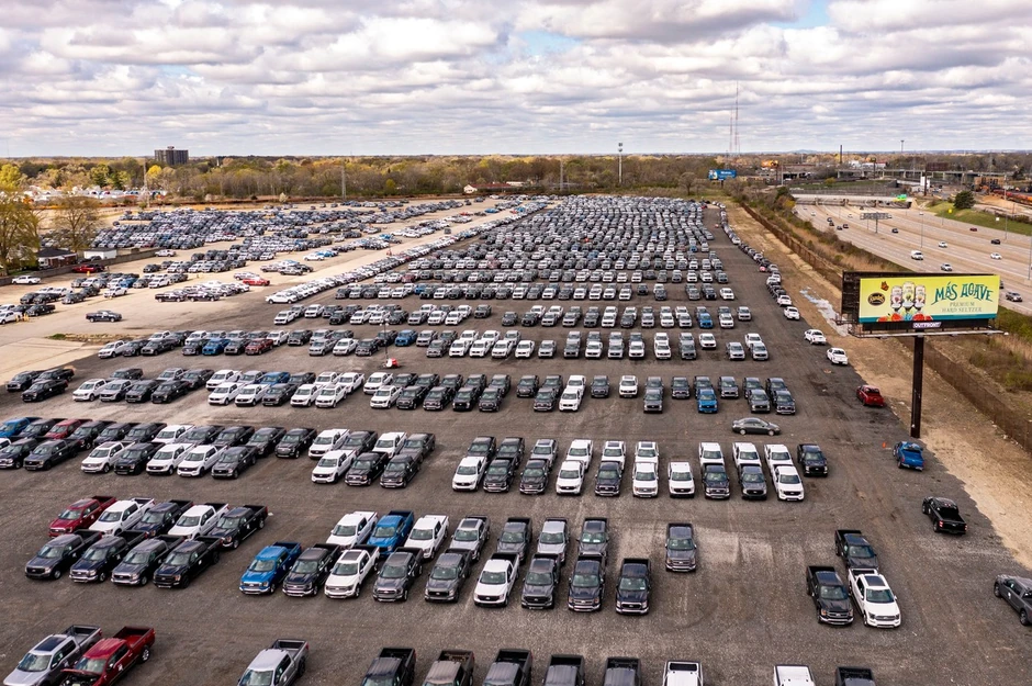 Nedovršena Fordova vozila u Detroitu usled nestašice poluprovodničkih čipova