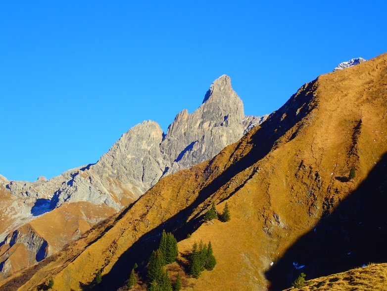 Trettachspitze widziany ze szlaku na Rappenseehütte