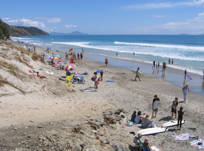 Skutery wodne są pojazdami o stosunkowo dużej mocy silnika, stąd do ich prowadzenia potrzebne są uprawnienia. Część wypożyczalni udostępnia maszyny na zasadzie szkolenia pod nadzorem, tym samym nie są wymagane żadne dokumenty póki użytkowanie odbywa się pod okiem instruktora.