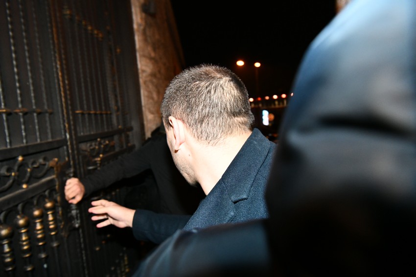 Nikola Vavić sa obezbeđenjem