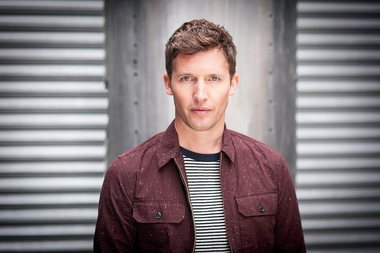 James Blunt na zdjęciach z nowej sesji
