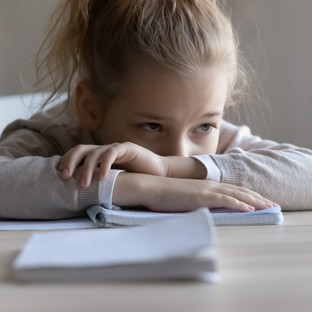 Iskolaundor miatt felnagyítja a tüneteit a gyerekem - mit tegyek? Az orvos válaszol