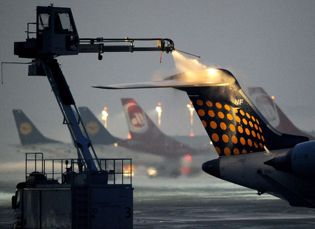Brytyjski rząd ukarze władze lotnisk