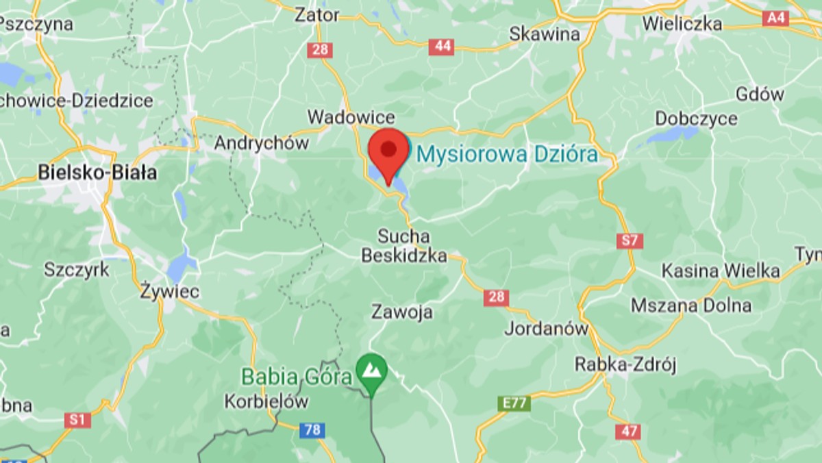 Wypadek busa na DK28 koło Wadowic