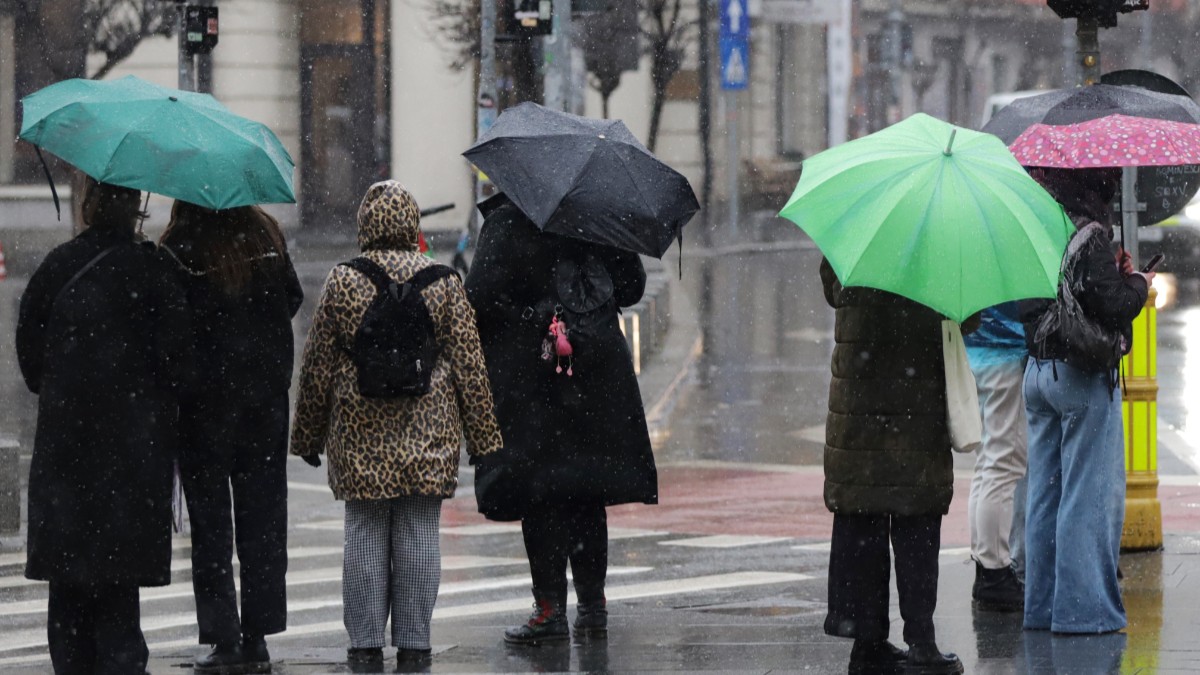 Cât mai plouă în București și în țară: cum va fi vremea în următoarea săptămână