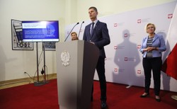 Piontkowski: 46 szkół pracuje w trybie zdalnym, a 92 w trybie mieszanym