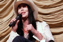 Babcia Cher teraz na rockowo