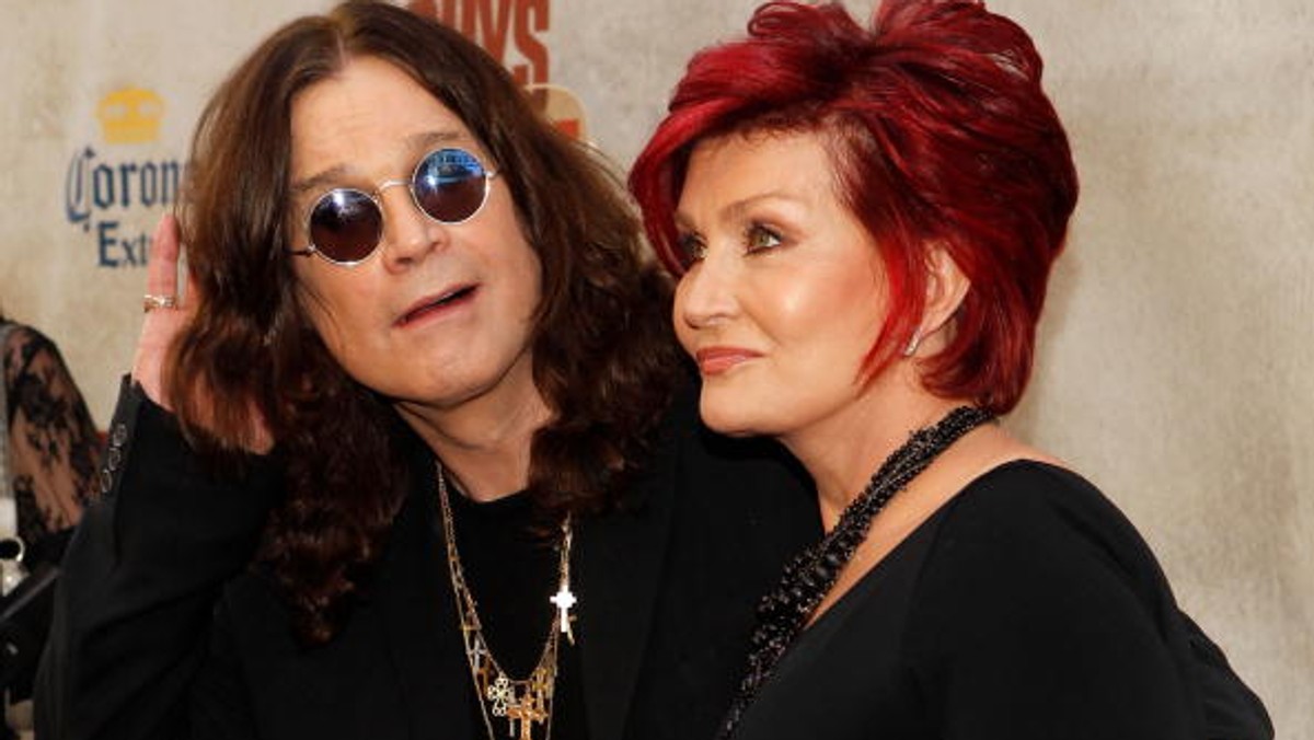 Słynna para z trójką dorosłych już dzieci, małżeństwo z 28-letnim stażem - Ozzy i Sharon Osbourne’owie  nieustannie podtrzymują ogień w swoim związku.