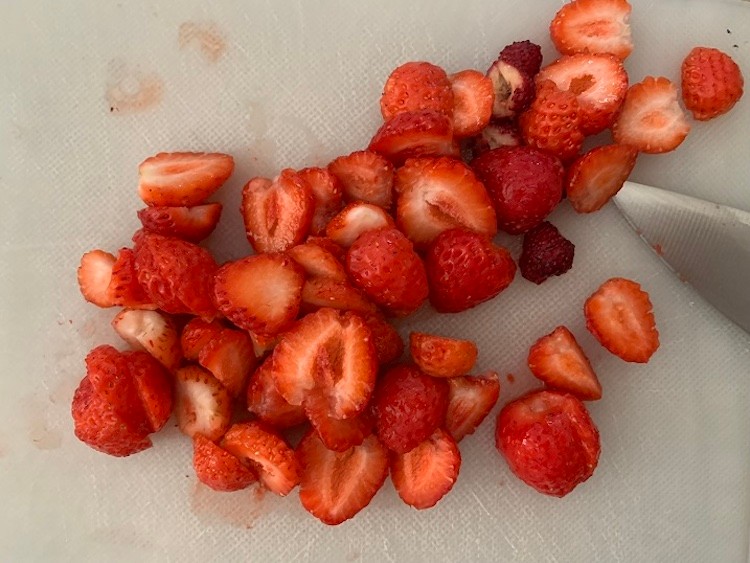 Sladká kombinácia mascarpone, jahôd a piškót, ktorá nikdy nesklame.
