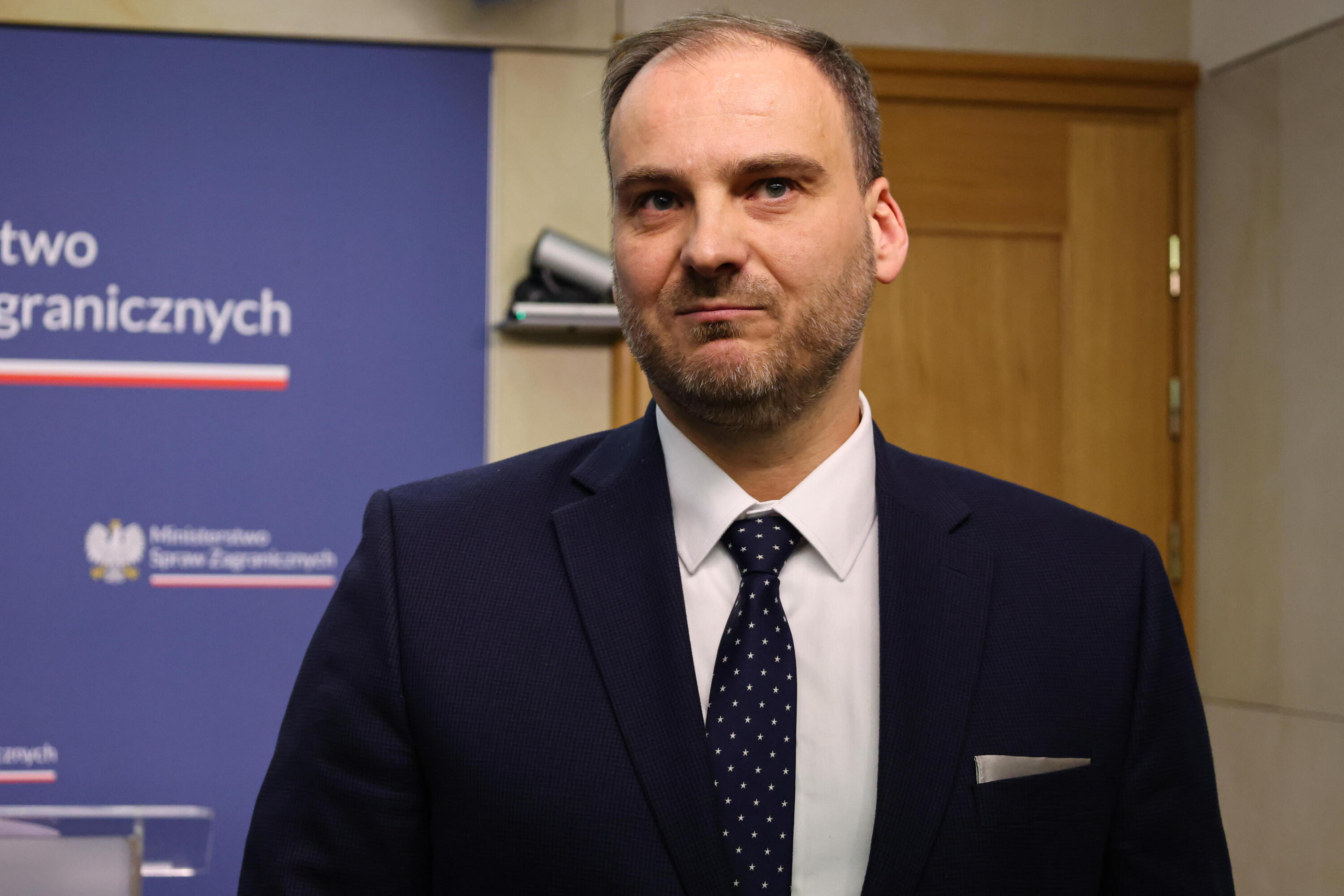 Przełom w sporze: Sikorski i Nawrocki blisko porozumienia ws. ponad 50 ambasadorów