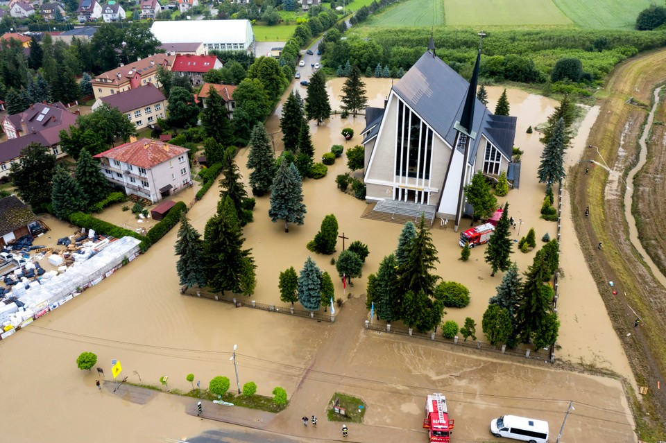 Łapanów. Podtopienia spowodowane zwiększonymi opadami