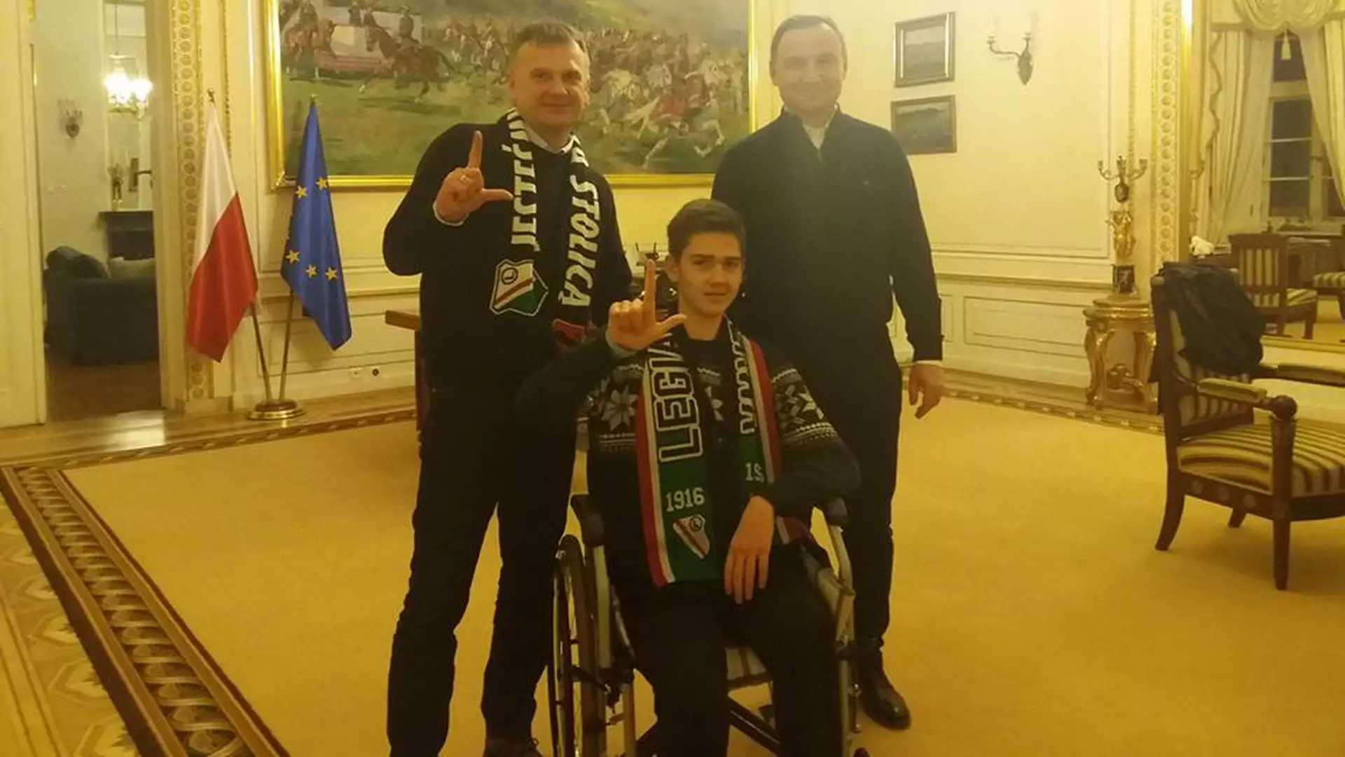 Piękny gest Andrzeja Dudy: zadzwonił do niepełnosprawnego 14-latka i zabrał go na mecz