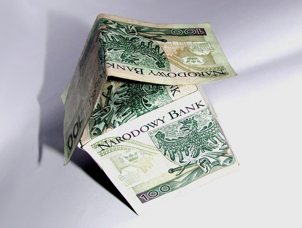 Domek z banknotów, źródło: sxc.hu, autor: TrupHC