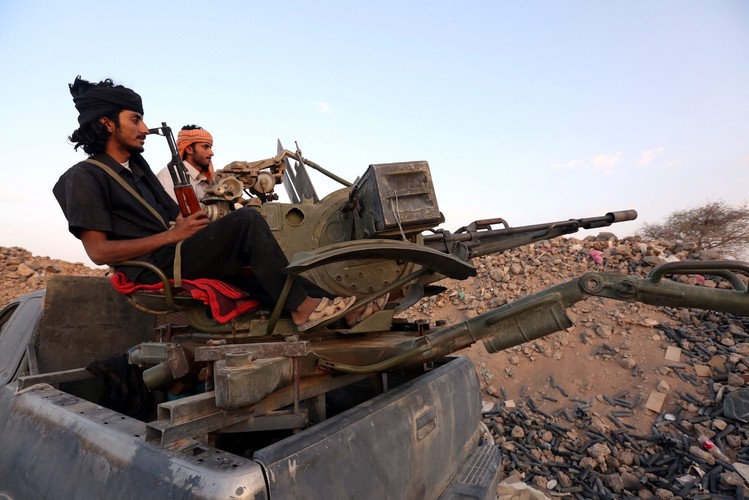 JEMEN. Naloty na zbuntowane miasto Sana