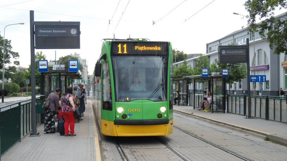 Od soboty tramwaje nie pojadą ulicą Głogowską pomiędzy Dworcem Zachodnim a Mostem Dworcowym, a to ze względu wymianę zwrotnicy przy skrzyżowaniu z ul. Roosevelta w związku z budową systemu ITS. Równocześnie na wniosek Urzędu Miasta i Gminy w Murowanej Goślinie od 1 sierpnia nastąpi stała zmiana tras linii autobusowych podmiejskich nr 341, 342 i 348.