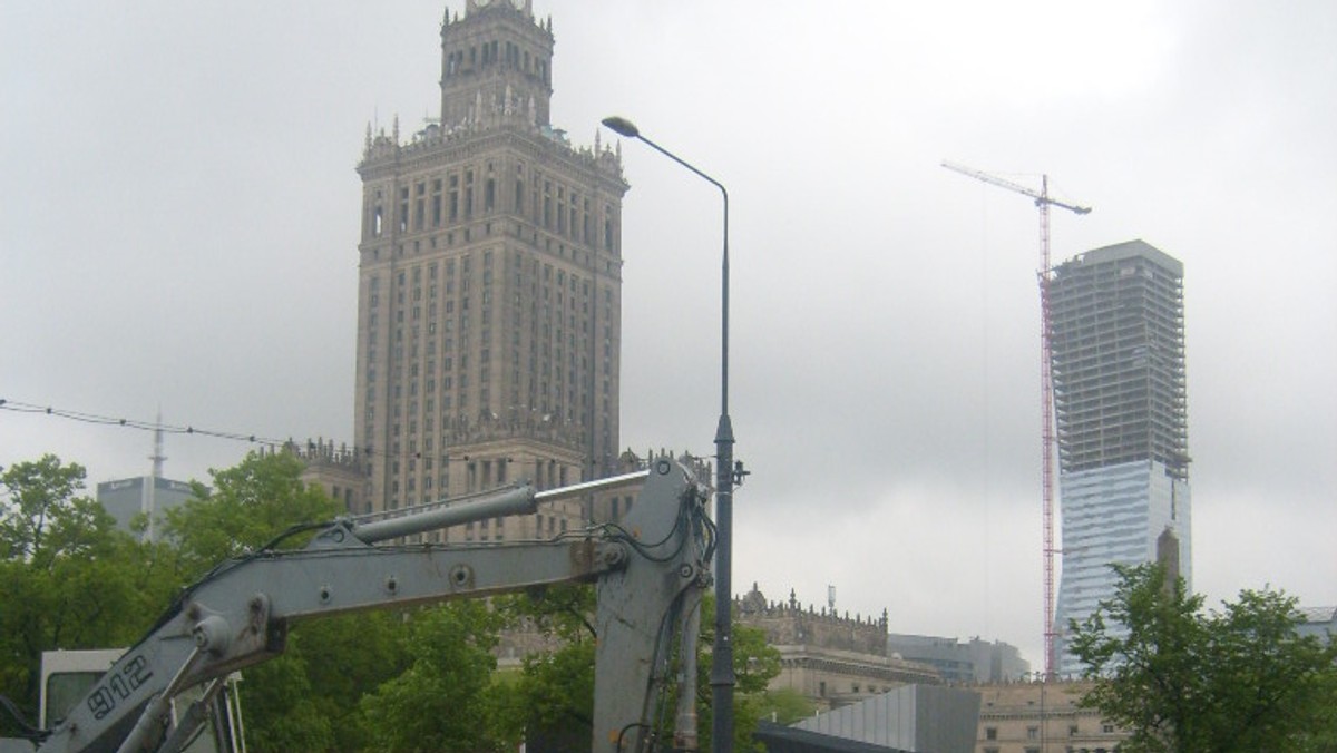 Mieszkańcy centrum stolicy zostaną w weekend pozbawieni ciepłej wody. Nie będzie jej także w Pałacu Kultury i Nauki, w Złotych Tarasach oraz na dworcach Centralnym i Śródmieście.