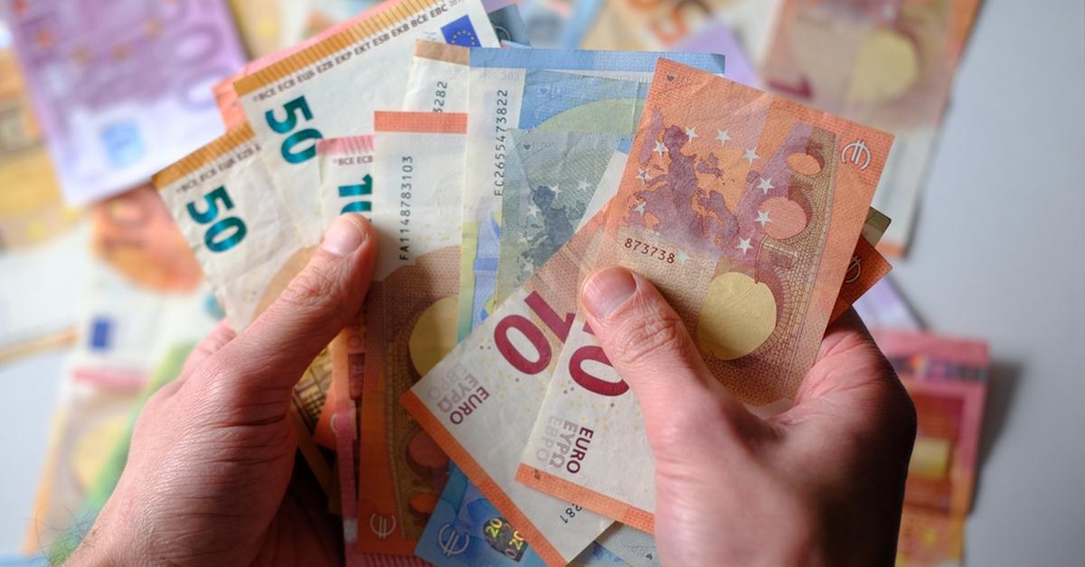  Kursy walut: Złoty we wtorek zyskał do głównych walut 06.02.2024