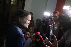 To ona próbowała powstrzymać Brauna. "Stanęłam mu na drodze, prysnął mi gaśnicą w twarz"