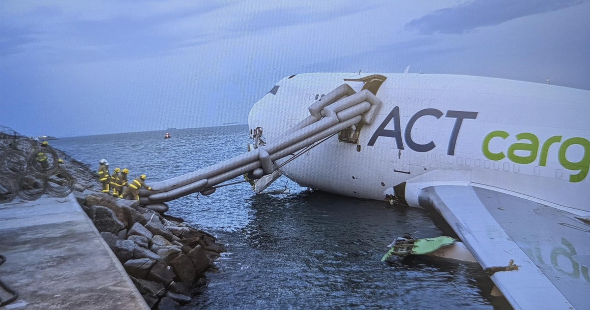 Samolot wpadł do morza podczas lądowania. Są ofiary. To był wyjątkowy pech