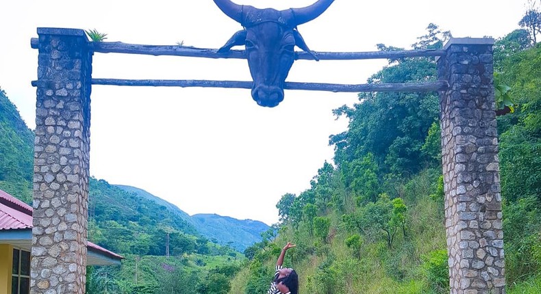 After visiting 21 states in Nigeria and 7 African countries, Ememval Uko, a Nigerian explorer and food blogger, is sharing her experience with BISSA (Photo: Instagram/Emygurrl)