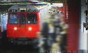 23868_2005-london-metro-robbantas-300-d00019B1Bfc5008433347