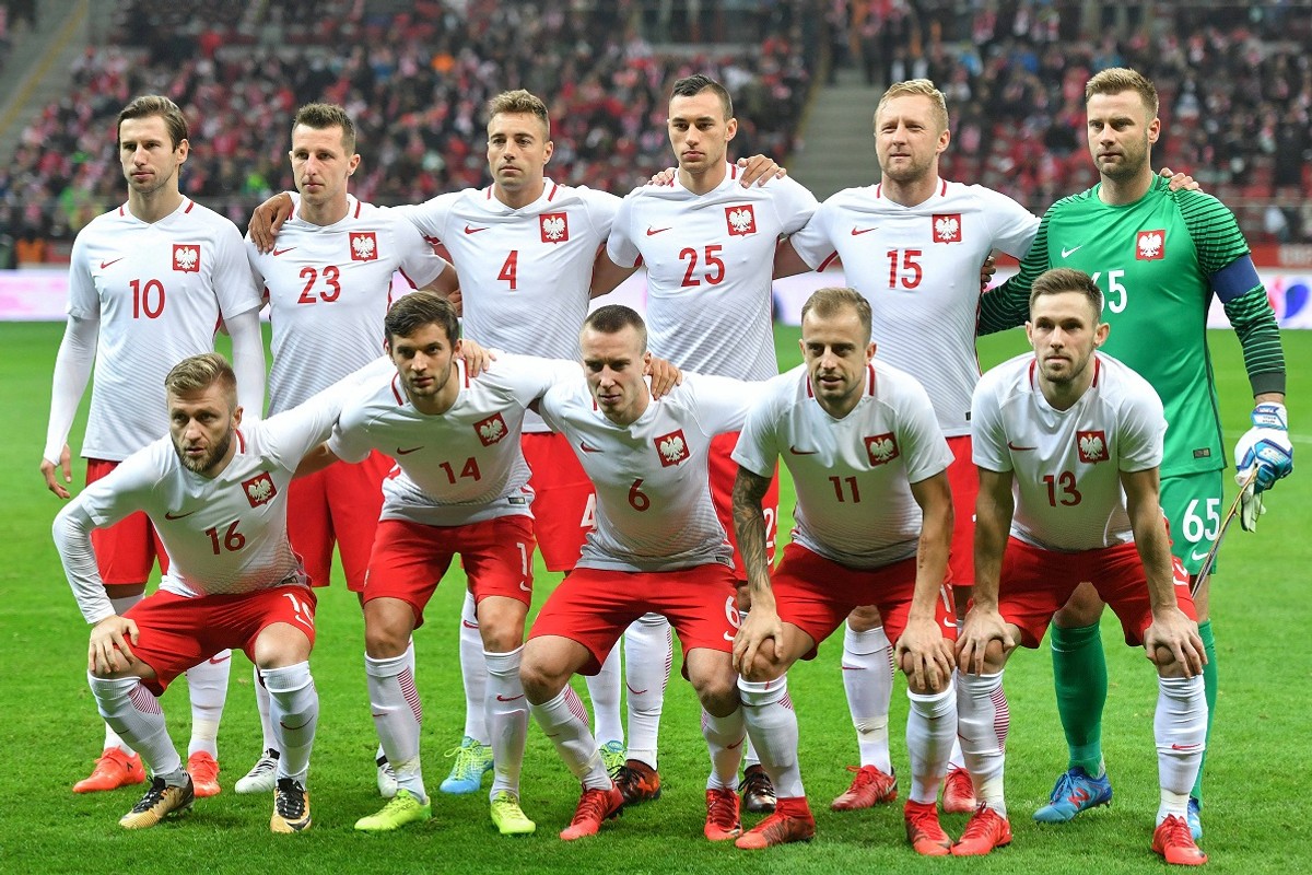 Tak mają wyglądać stroje, w których polscy piłkarze zagrają na mundialu w Rosji [FOTO]