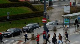 Rząd ogłosił zniesienie &quot;większości obostrzeń&quot;. Słusznie?