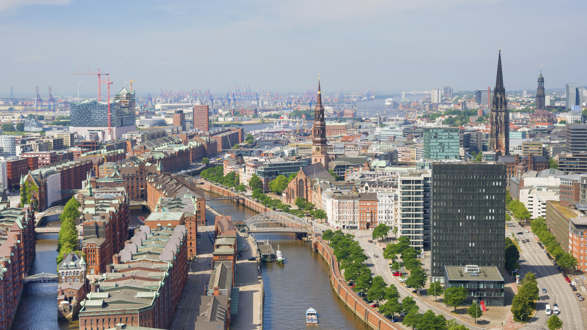easyJet uruchamia nowe połączenie z Krakowa do Hamburga w nadchodzącym sezonie zimowym 2014/2015. Loty na tej trasie będą odbywały się trzy razy tygodniu, we wtorki, piątki i niedziele. Połączenie będzie całoroczne, a pierwszy lot planowany jest już na 4 listopada 2014. Bilety dostępne są już na stronie internetowej przewoźnika.