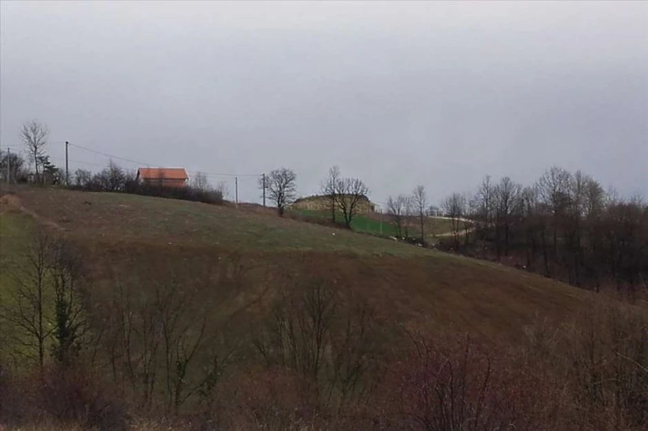 Plac na Lipovici za 600 evra po aru