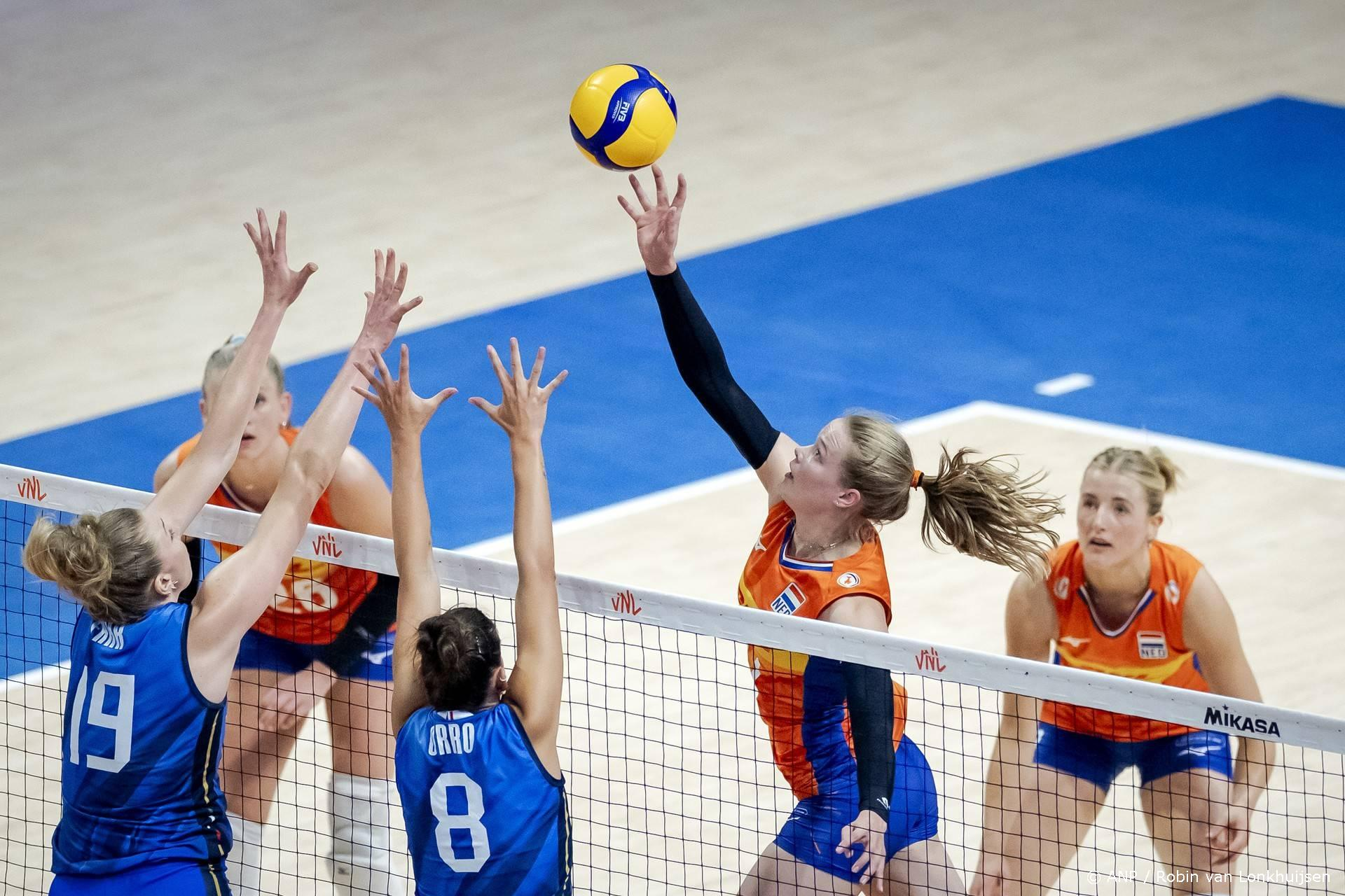Oranje volleybalsters verliezen van Italië in Nations League