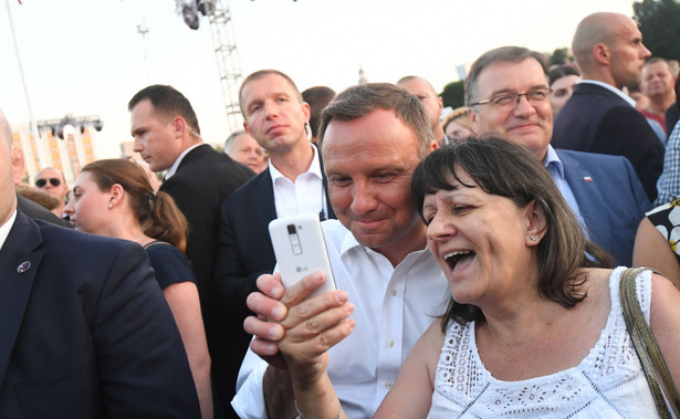 Prezydent Andrzej Duda na koncercie "Warszawiacy śpiewają (nie)zakazane piosenki": To buduje wspólnotę