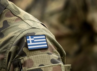 Najbardziej zadłużony kraj Unii Europejskiej od lat wydaje krocie na obronność. Oto dlaczego