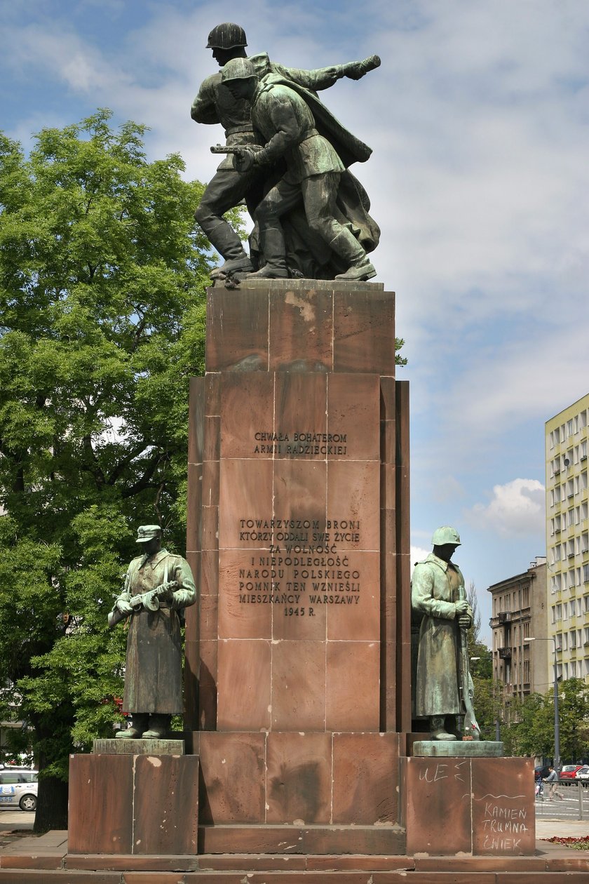 Zamieszanie z pomnikiem „Czterech Śpiących”