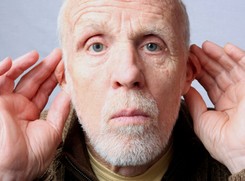 Wydłużone zęby, wielki nos - (nie)typowe oznaki starzenia się