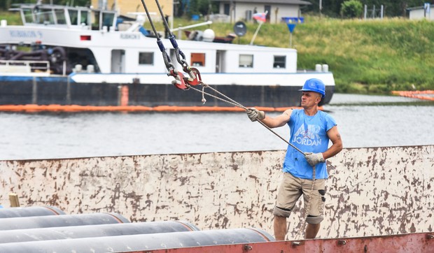 Novi Sad094 luka novi sad cevi za izgradnju gasovoda turski tok foto Nenad Mihajlovic