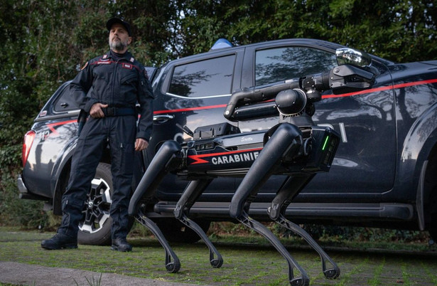 Psi robot w policji w Rzymie