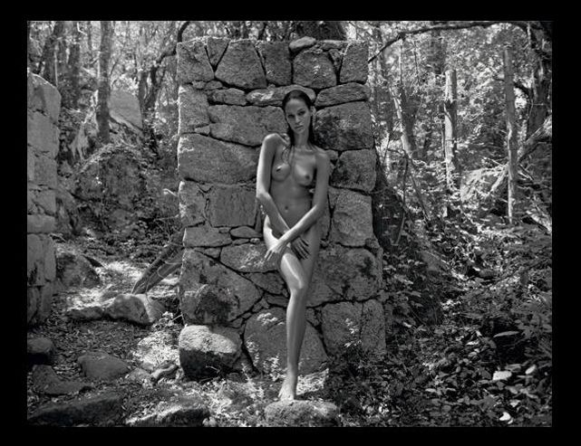 Joan Smalls - Kalendarz Pirelii 2012