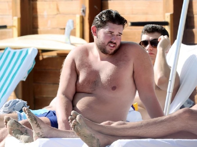 Sin Arnolda Švarcenegera drastično smršao: Izbacio ovu namirnicu i skinuo 15 kilograma